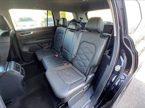 Used 2025 Volkswagen Atlas SE FWD image 25