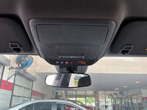 Used 2025 Chevrolet Equinox LT FWD image 14