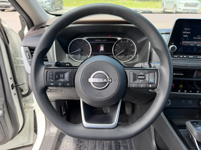 Used 2023 Nissan Rogue SV AWD/4WD image 12