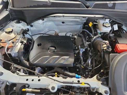 Used 2025 Chevrolet TrailBlazer ACTIV w/ Convenience Package image 5