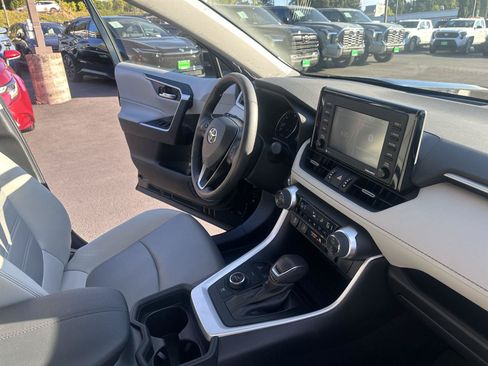 Used 2021 Toyota RAV4 XLE Premium AWD/4WD image 10