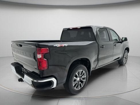 Used 2024 Chevrolet Silverado 1500 LT AWD/4WD image 5