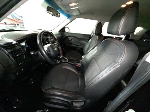 Used 2018 Kia Soul ! FWD image 13