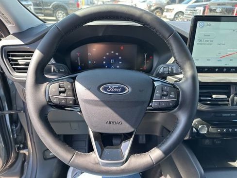 New 2025 Ford Escape SE FWD image 17