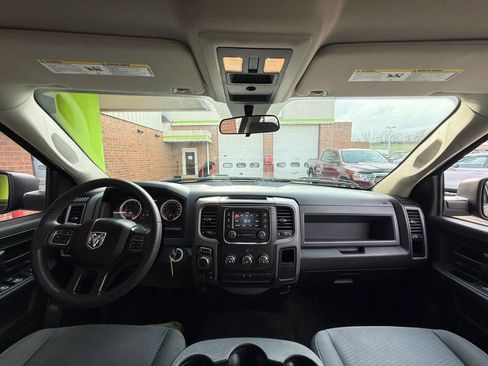 Used 2017 RAM 1500 Express w/ Express Value Package AWD/4WD image 12