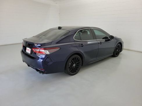 Used 2022 Toyota Camry XSE FWD image 5