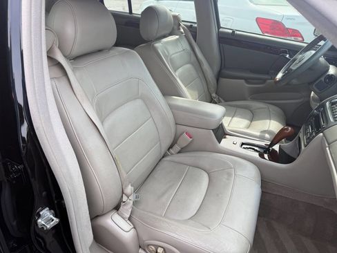 Used 2005 Cadillac De Ville DTS w/ Equipment Group FWD image 10