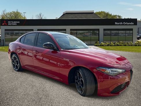 Used 2023 Alfa Romeo Giulia Veloce RWD image 7