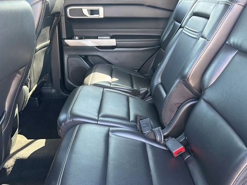 Used 2021 Ford Explorer XLT w/ Equipment Group 202A image 18