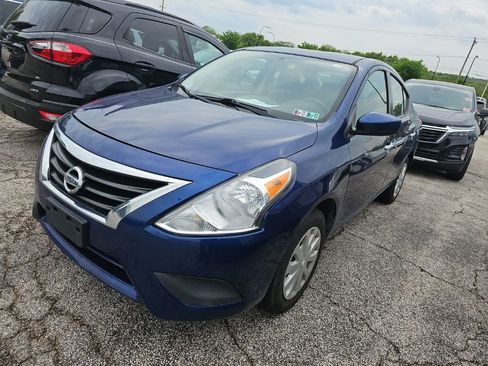 Used 2018 Nissan Versa SV FWD image 5