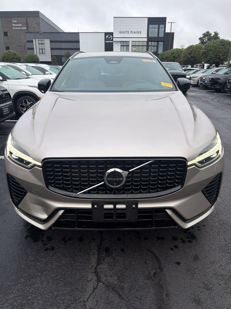 Certified 2024 Volvo XC60 T8 Ultimate w/ Climate Package AWD/4WD image 5