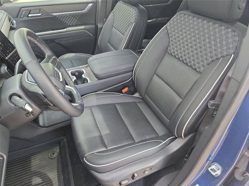 Used 2025 GMC Acadia Denali w/ LPO, Floor Liner Package AWD/4WD image 11