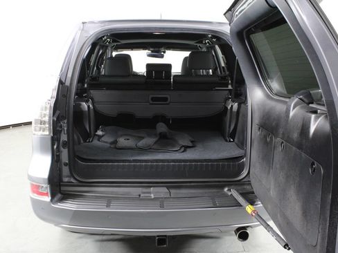 Used 2021 Lexus GX 460 Premium w/ Premium Package AWD/4WD image 16