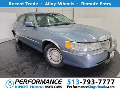 Used 2000 Lincoln Town Car Executive