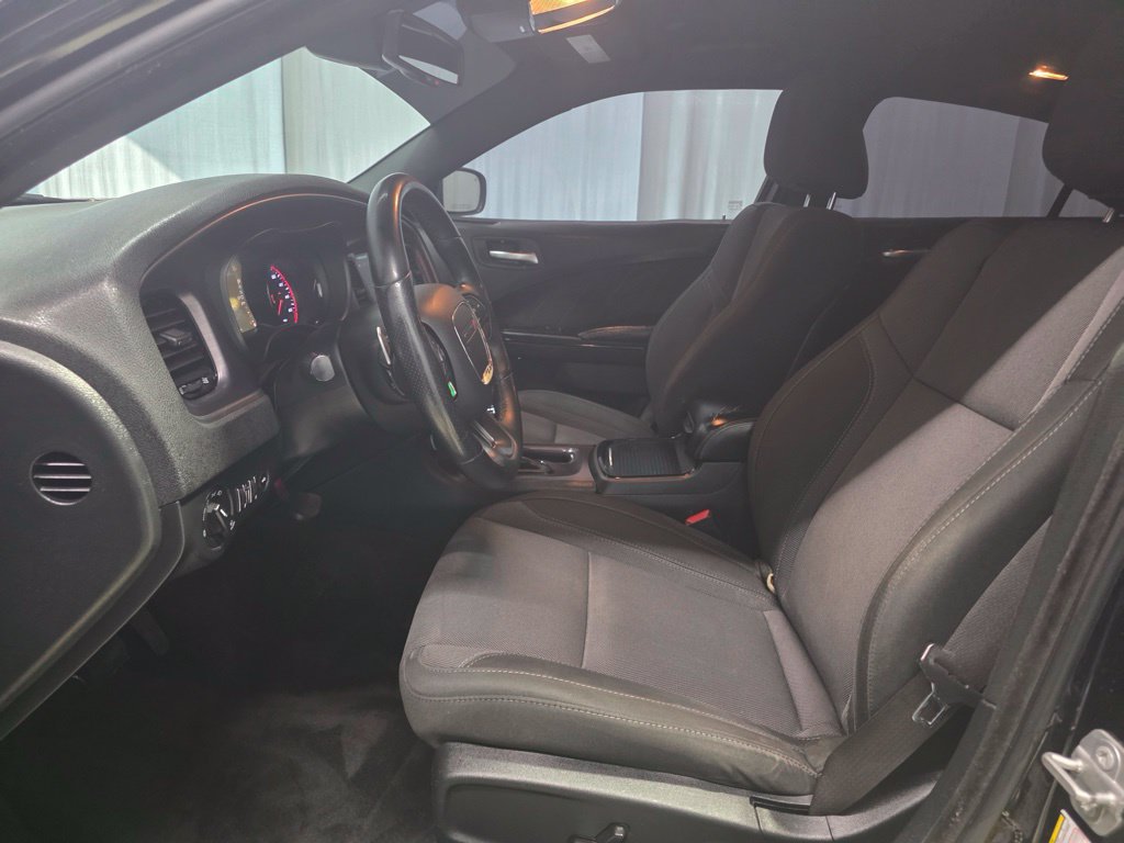 Used 2018 Dodge Charger R/T w/ Blacktop Package RWD image 8