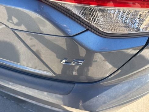 Used 2021 Toyota Corolla LE image 4