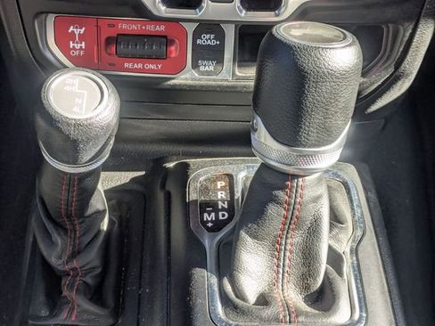 Used 2022 Jeep Wrangler Unlimited Rubicon w/ Cold Weather Group image 27