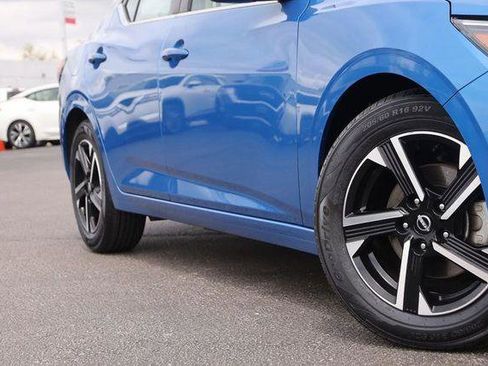 Used 2024 Nissan Sentra SV image 3