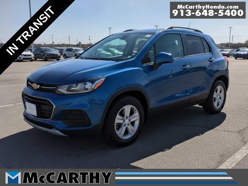 Used 2020 Chevrolet Trax LT w/ LT Convenience Package FWD image 1
