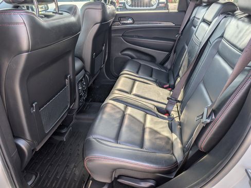 Used 2021 Jeep Grand Cherokee Trailhawk w/ Trailhawk Luxury Group image 17