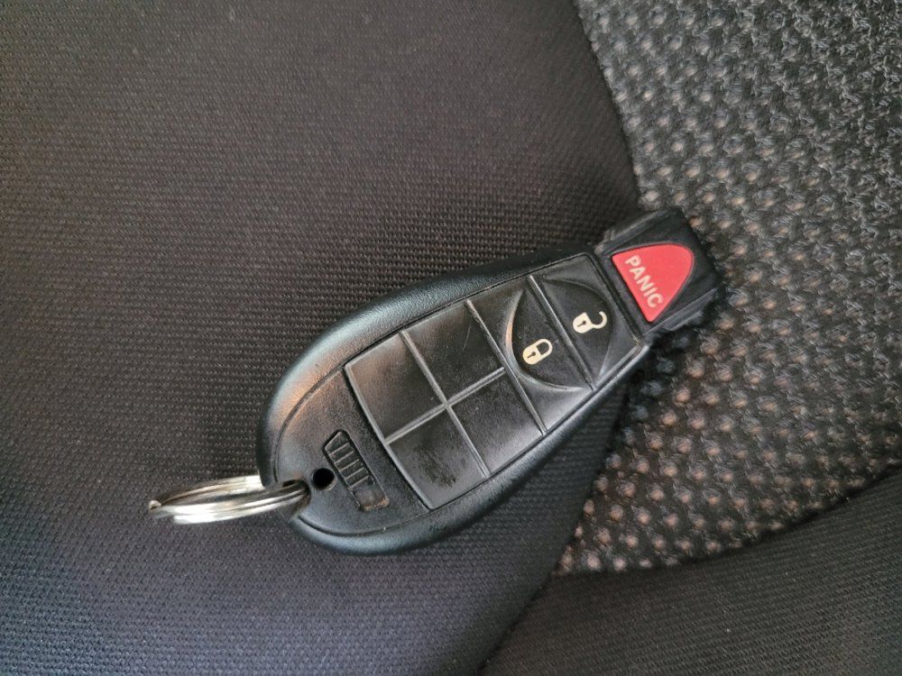 Used 2019 Jeep Cherokee Latitude w/ Popular Appearance Group FWD image 32