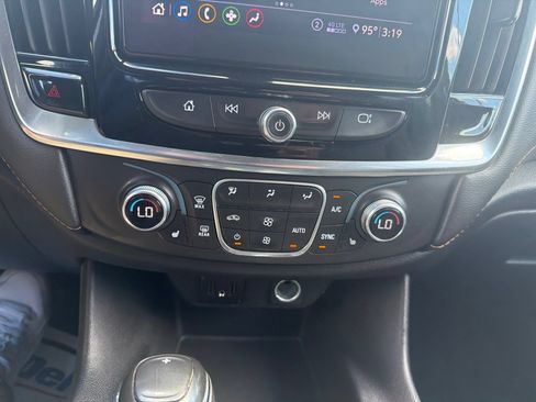 Used 2020 Chevrolet Traverse LT w/ LPO, Floor Liner Package AWD/4WD image 15