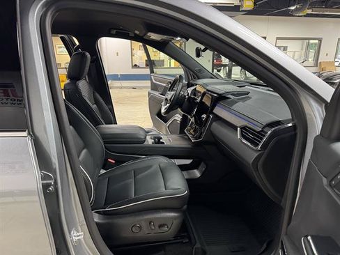 Certified 2026 GMC Acadia Denali w/ Super Cruise Package AWD/4WD image 11