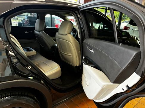 Used 2019 Cadillac XT4 Premium Luxury FWD image 30
