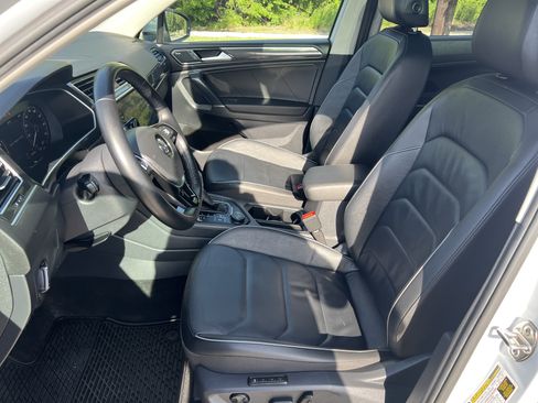 Used 2018 Volkswagen Tiguan SEL Premium AWD/4WD image 14