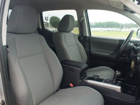 Used 2020 Toyota Tacoma SR5 RWD image 22