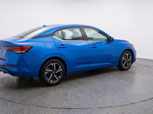 Used 2025 Nissan Sentra SV FWD image 9
