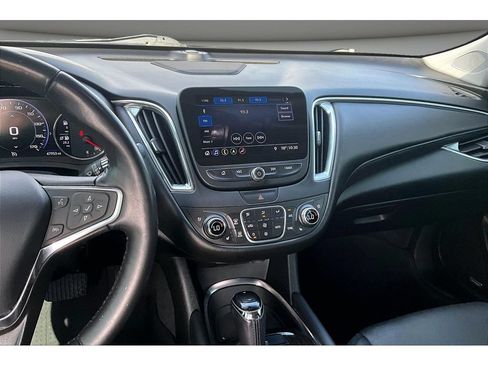 Used 2020 Chevrolet Malibu Premier FWD image 8