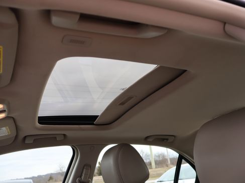 Used 2012 Ford Fusion Hybrid image 36