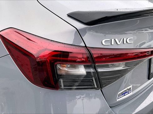 Used 2025 Honda Civic Sport image 33