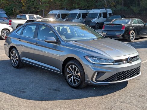 Used 2025 Volkswagen Jetta S image 11