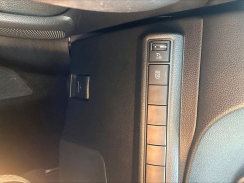 Used 2025 Toyota Corolla LE FWD image 31