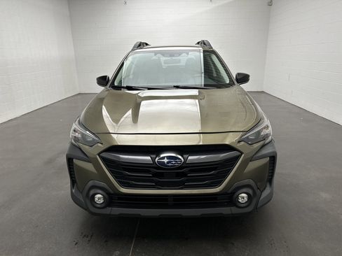 Used 2024 Subaru Outback Premium AWD/4WD image 3
