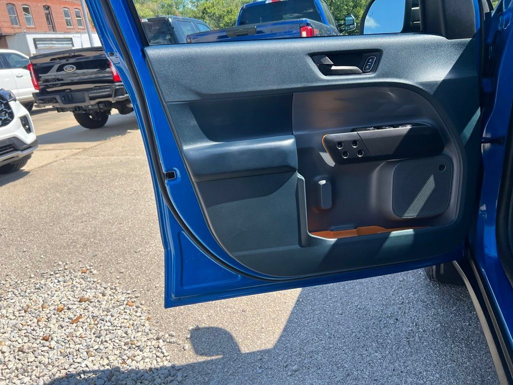 Used 2025 Ford Maverick Tremor AWD/4WD image 11