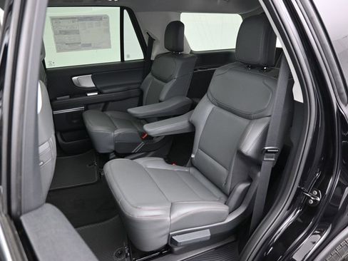 New 2025 Ford Expedition Active image 24