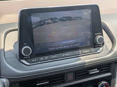 Used 2023 Nissan Rogue SV FWD image 22