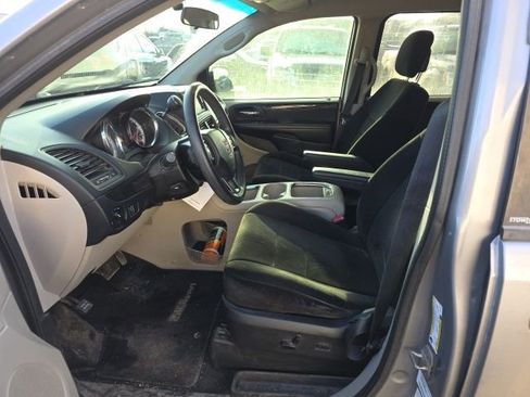 Used 2014 Dodge Grand Caravan SXT image 16