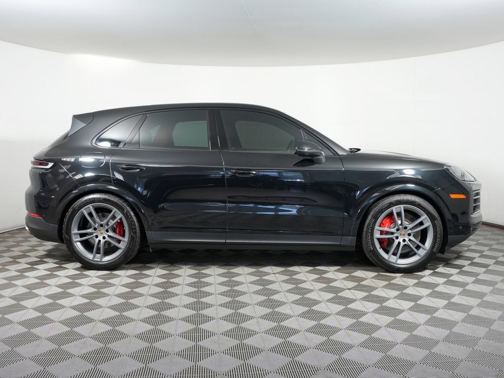 Certified 2024 Porsche Cayenne S AWD/4WD image 8