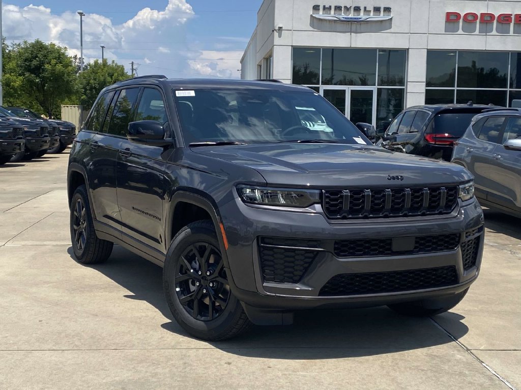 New 2026 Jeep Grand Cherokee Altitude RWD image 31