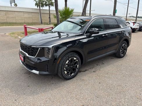 New 2025 Kia Sorento S image 3