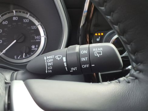 Used 2023 Toyota Highlander XLE AWD/4WD image 31