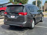 Used 2019 Chrysler Pacifica Limited image 3
