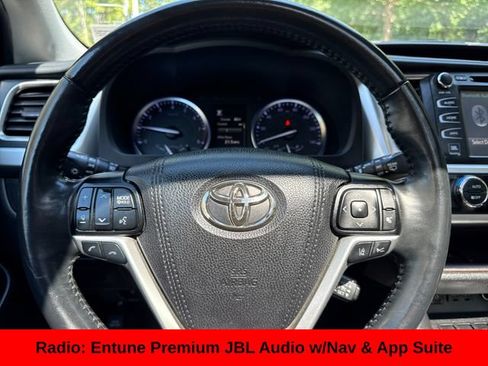 Used 2019 Toyota Highlander Limited Platinum AWD/4WD image 16