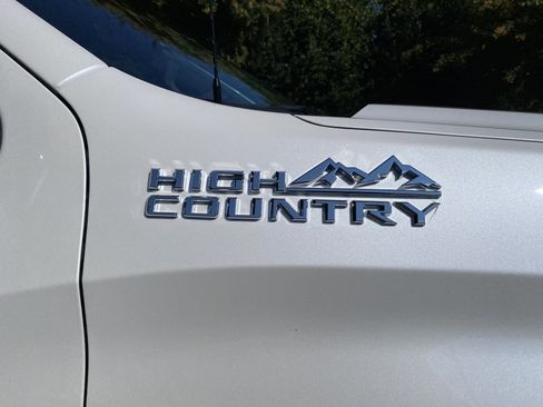 Used 2024 Chevrolet Silverado 1500 High Country w/ Technology Package AWD/4WD image 47