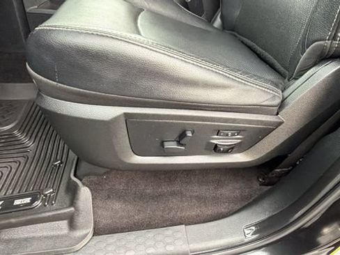 Used 2017 RAM 1500 Laramie w/ Convenience Group AWD/4WD image 23