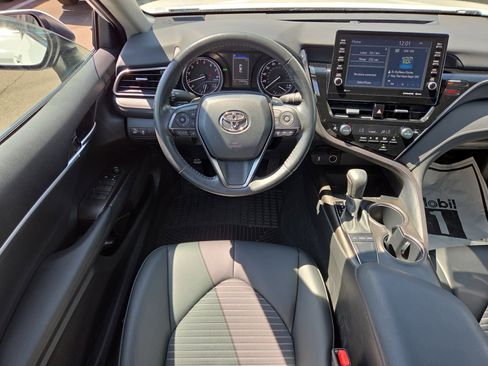 Used 2022 Toyota Camry SE w/ Audio Upgrade Package image 9